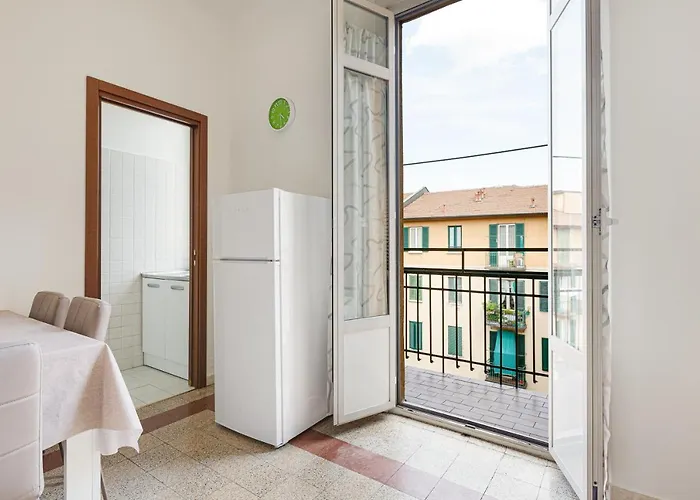 Guesthost - Ca' Granda M5 Bright Apartment